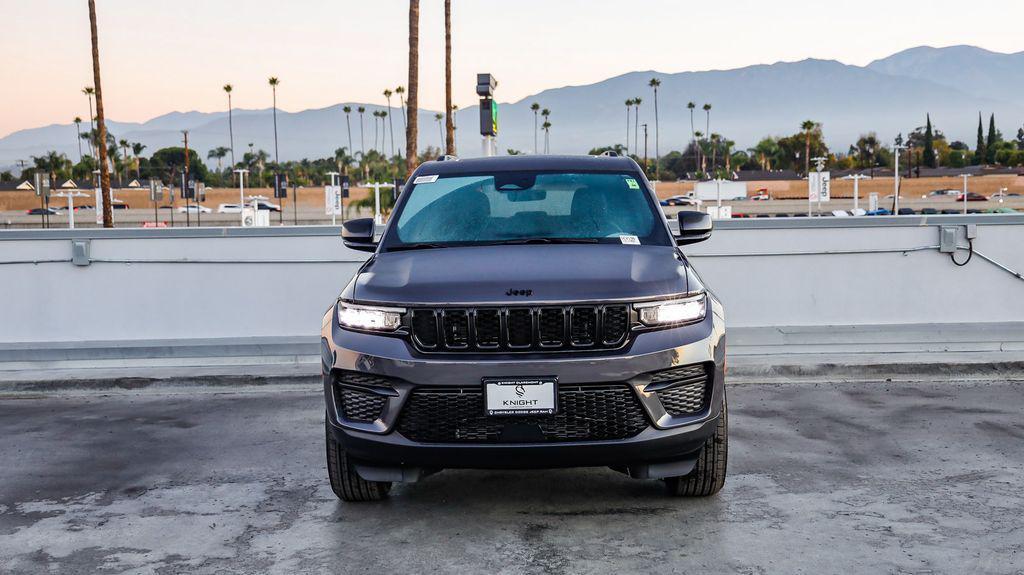 new 2025 Jeep Grand Cherokee car, priced at $37,045