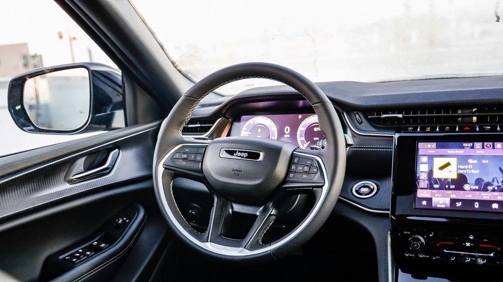 new 2025 Jeep Grand Cherokee car, priced at $37,045