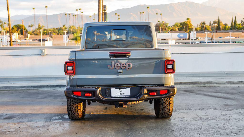new 2025 Jeep Gladiator car, priced at $46,114