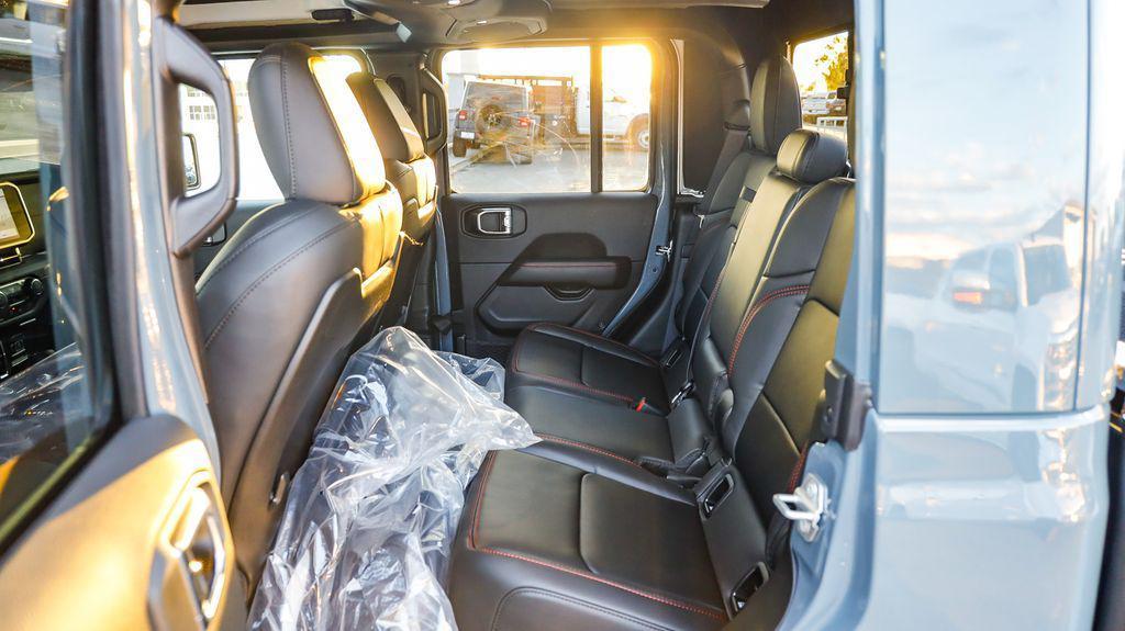 new 2025 Jeep Gladiator car, priced at $46,114