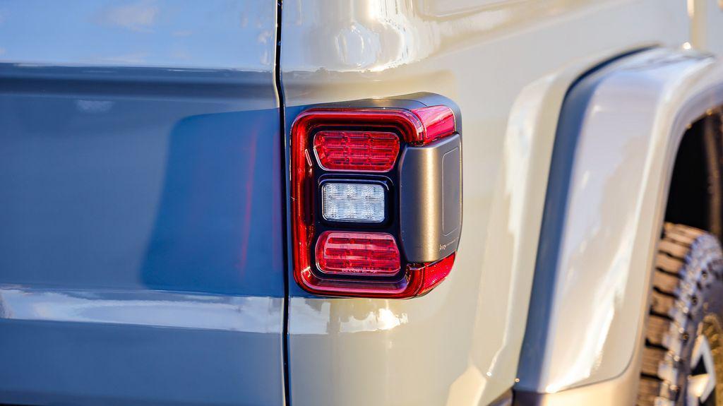 new 2025 Jeep Gladiator car, priced at $46,114