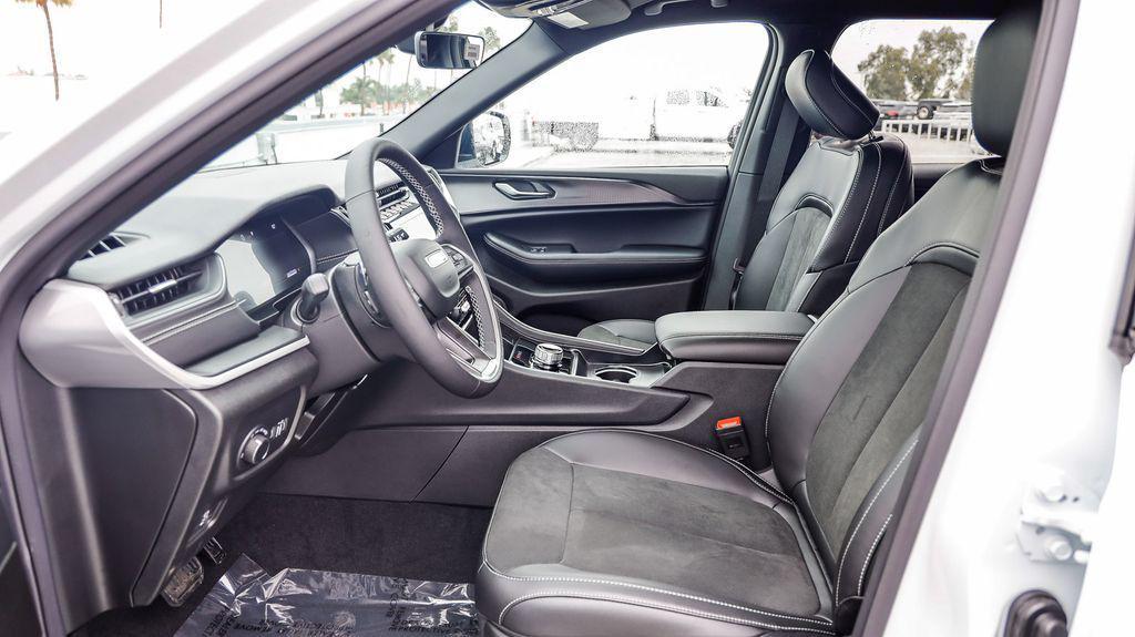 new 2025 Jeep Grand Cherokee L car, priced at $36,352