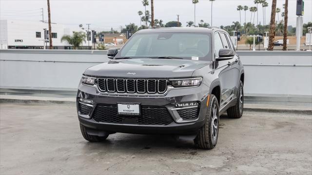 new 2025 Jeep Grand Cherokee car, priced at $38,745