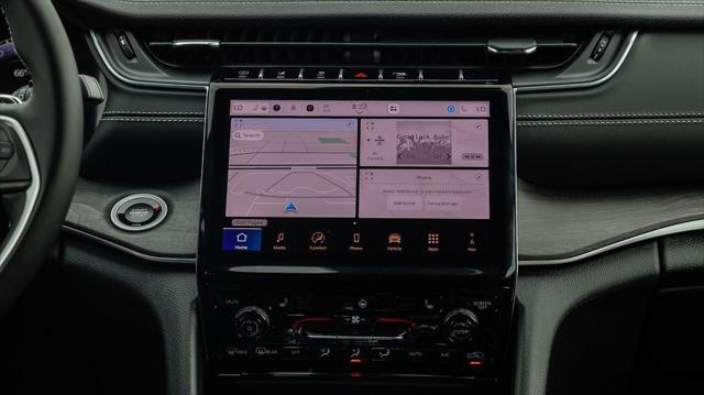 new 2025 Jeep Grand Cherokee car, priced at $38,745