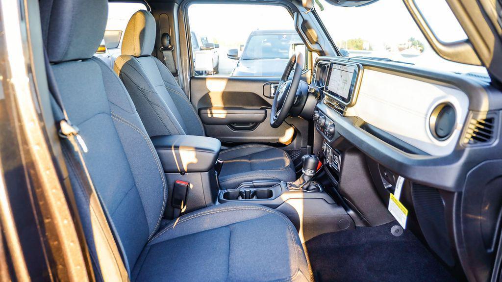 new 2025 Jeep Wrangler car, priced at $43,268