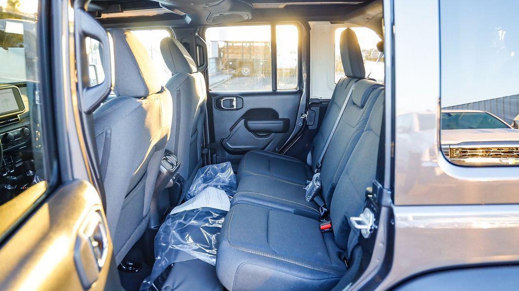new 2025 Jeep Wrangler car, priced at $43,268