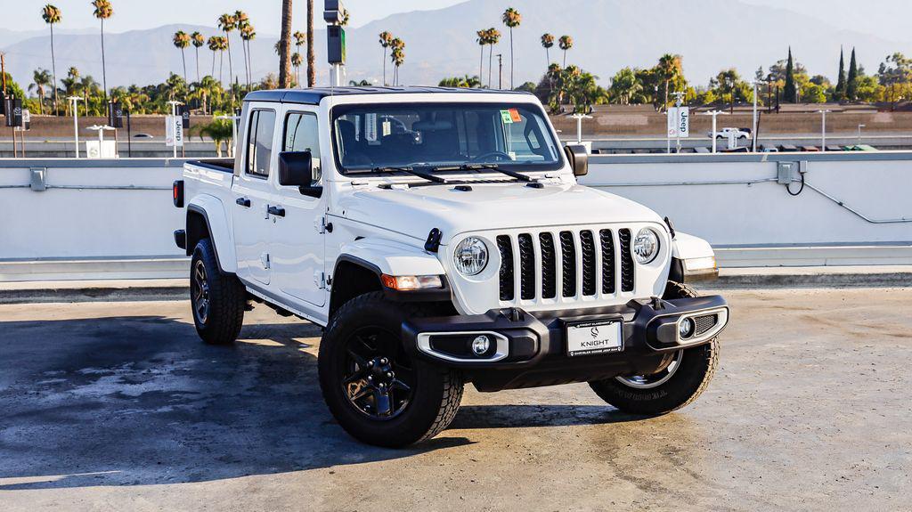 used 2022 Jeep Gladiator car, priced at $27,795