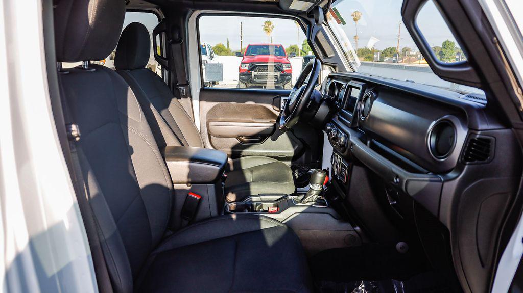 used 2022 Jeep Gladiator car, priced at $27,795