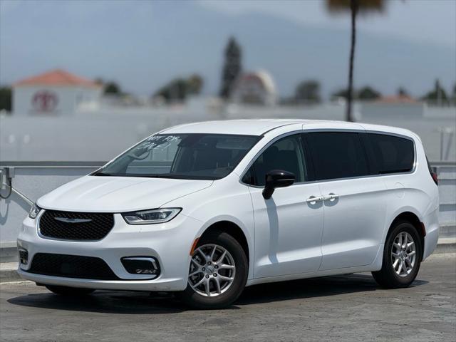 used 2024 Chrysler Pacifica car, priced at $28,495