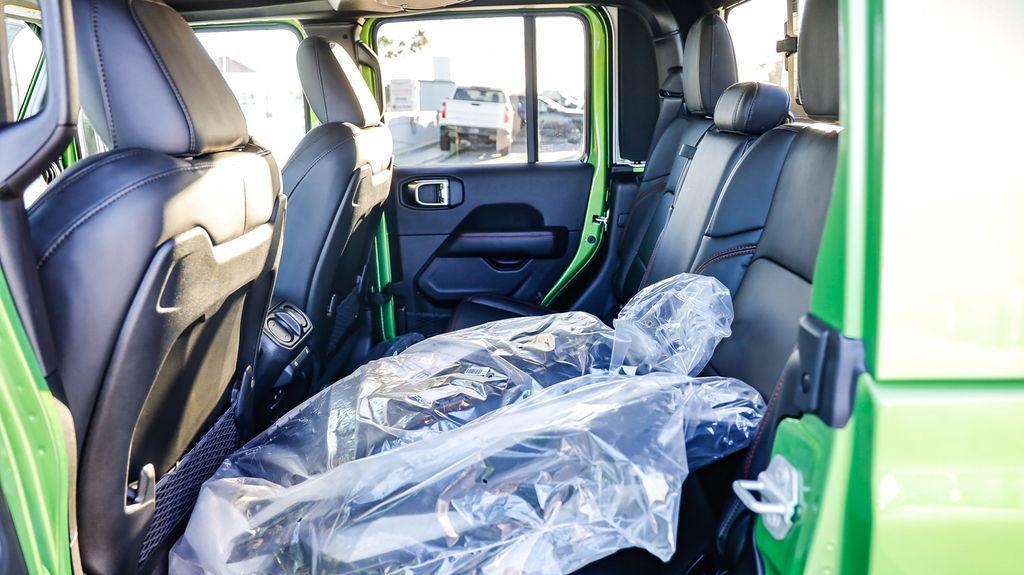 new 2025 Jeep Gladiator car, priced at $51,583