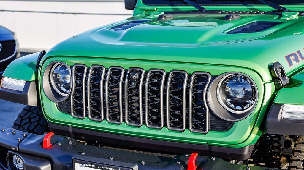 new 2025 Jeep Gladiator car, priced at $51,583