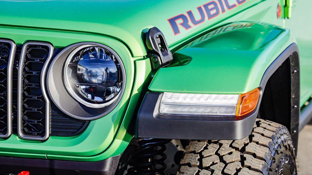 new 2025 Jeep Gladiator car, priced at $51,583