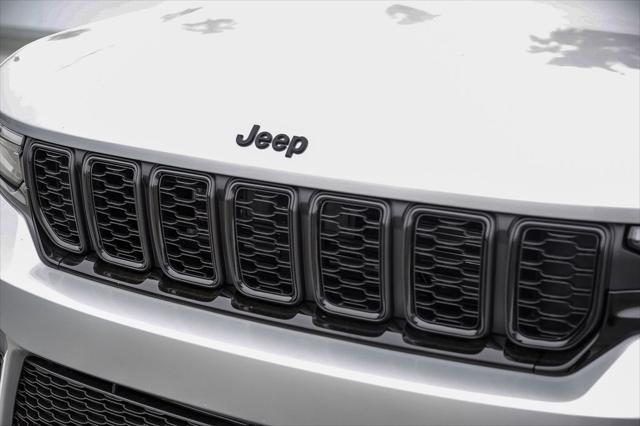 new 2024 Jeep Grand Cherokee car, priced at $43,741