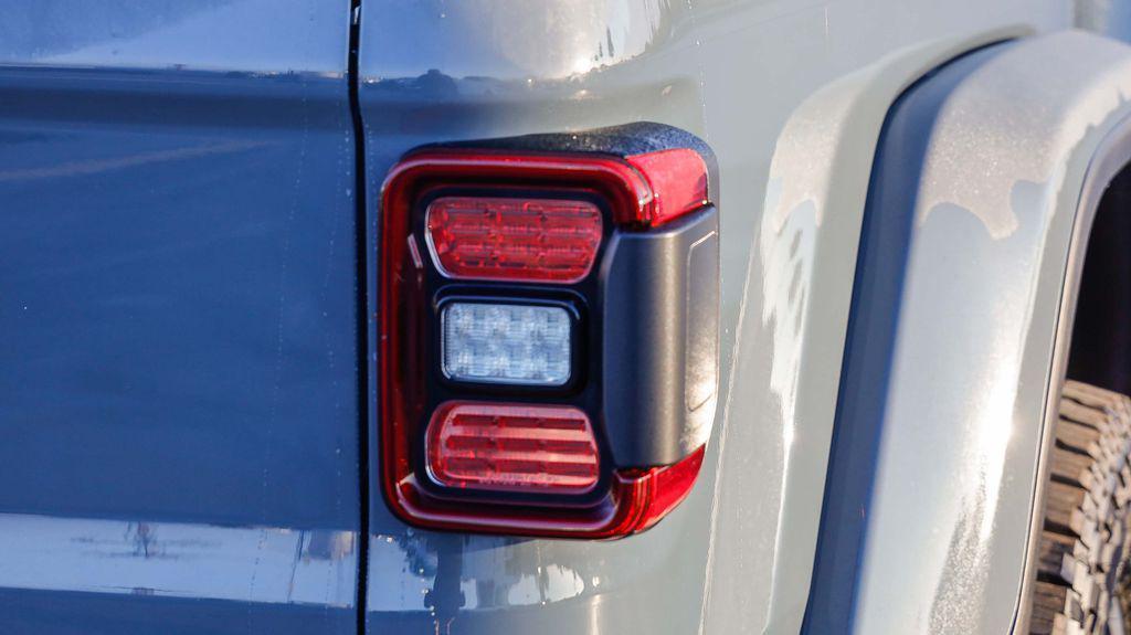 new 2025 Jeep Gladiator car, priced at $49,028