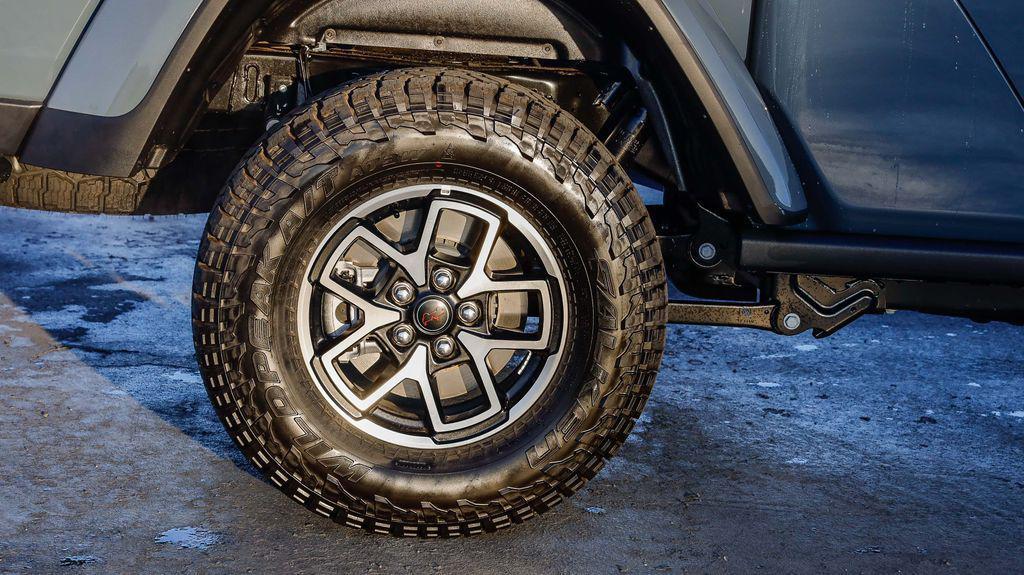 new 2025 Jeep Gladiator car, priced at $49,028