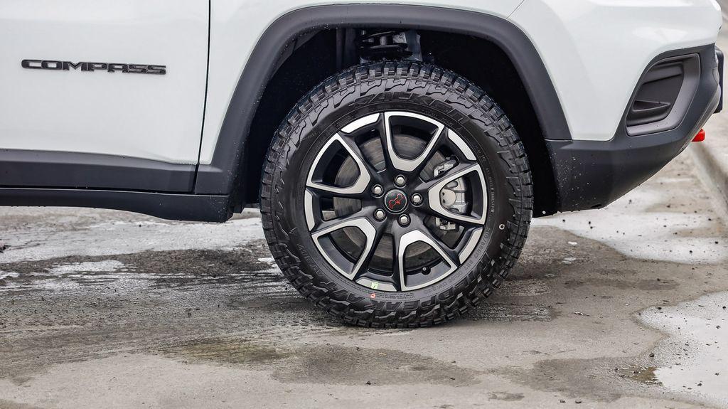 new 2025 Jeep Compass car, priced at $30,865