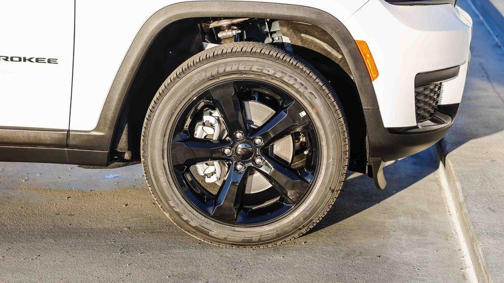 new 2025 Jeep Grand Cherokee L car, priced at $38,831