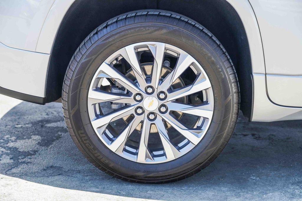 used 2022 Chevrolet Traverse car, priced at $28,995