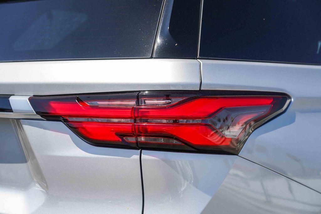 used 2022 Chevrolet Traverse car, priced at $28,995