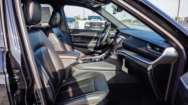 new 2025 Jeep Grand Cherokee car, priced at $44,985