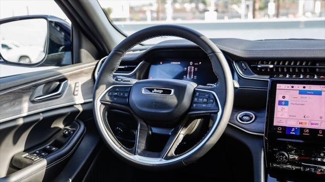 new 2025 Jeep Grand Cherokee car, priced at $39,985