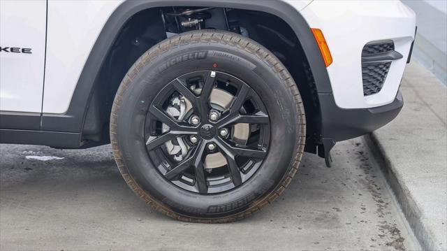new 2025 Jeep Grand Cherokee car, priced at $36,135