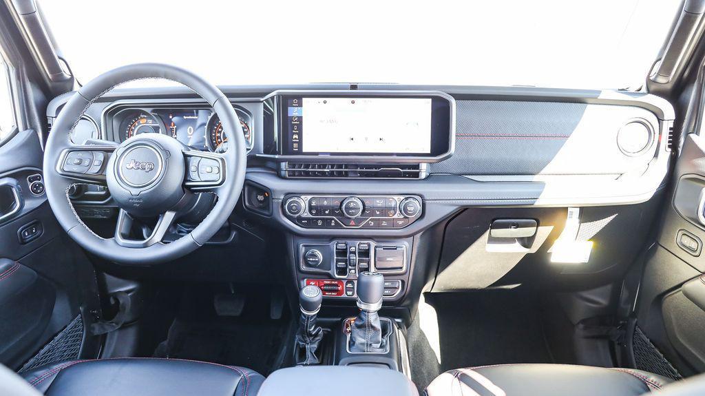 new 2025 Jeep Wrangler car, priced at $47,176