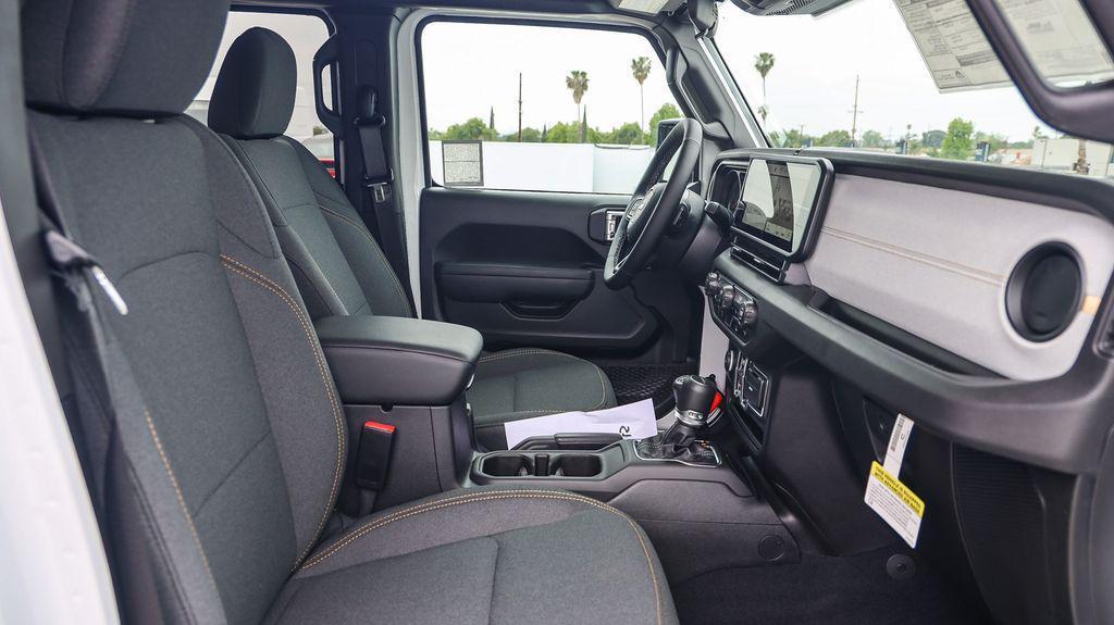 new 2025 Jeep Gladiator car, priced at $35,060