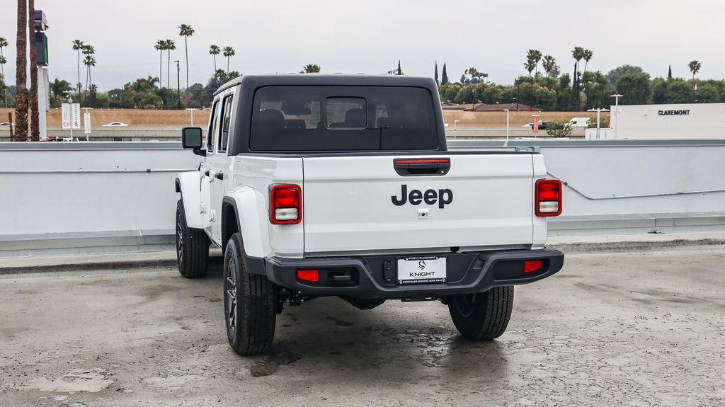 new 2025 Jeep Gladiator car, priced at $35,060