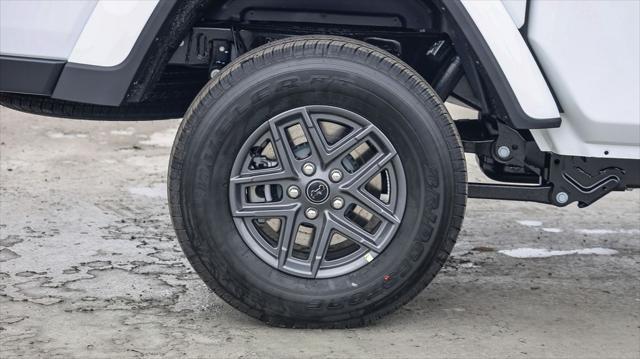 new 2025 Jeep Gladiator car, priced at $43,310