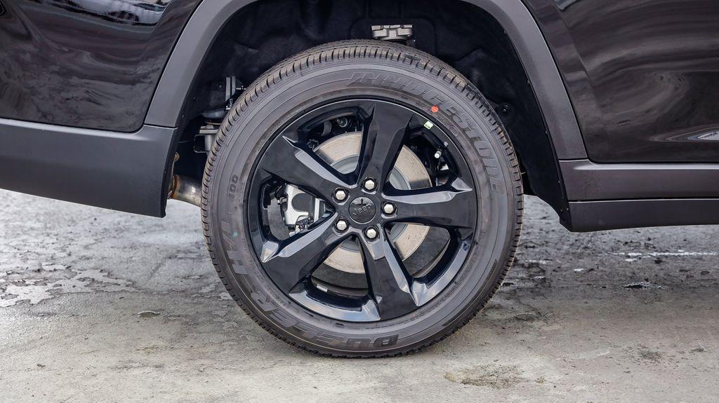 new 2025 Jeep Grand Cherokee L car, priced at $41,103