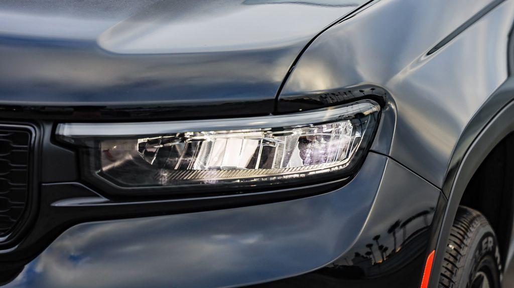 new 2025 Jeep Grand Cherokee L car, priced at $41,103
