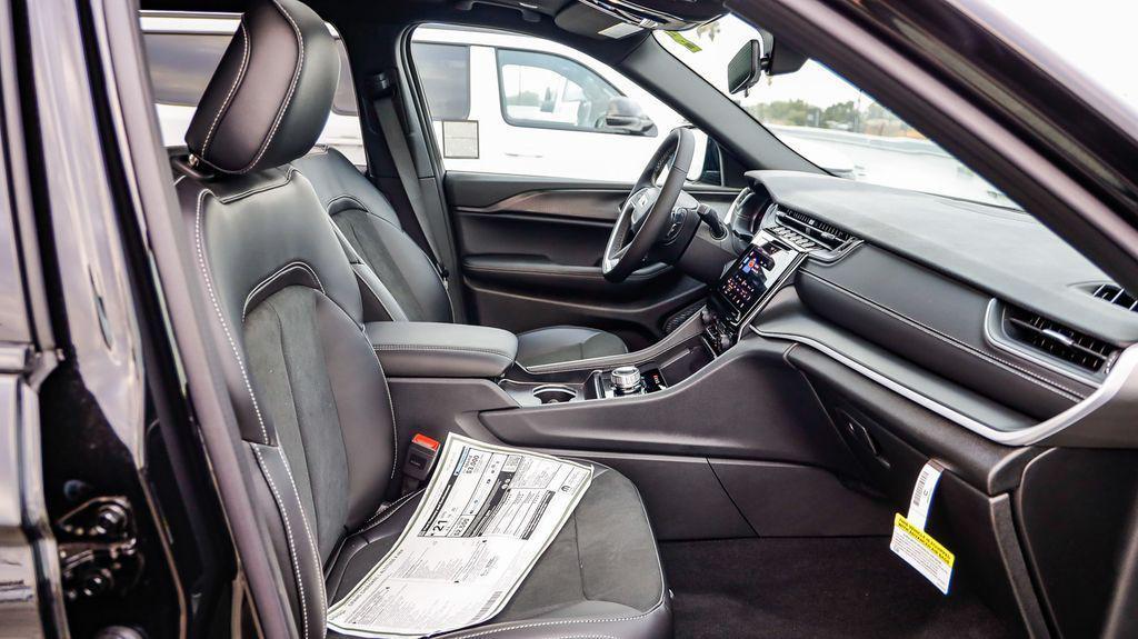new 2025 Jeep Grand Cherokee L car, priced at $41,103