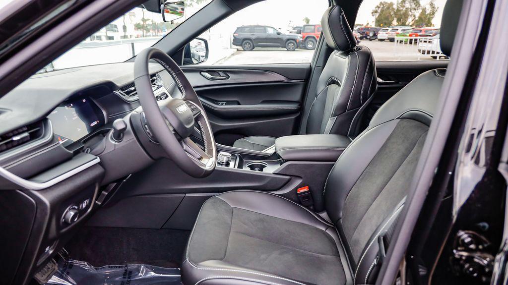 new 2025 Jeep Grand Cherokee L car, priced at $41,103