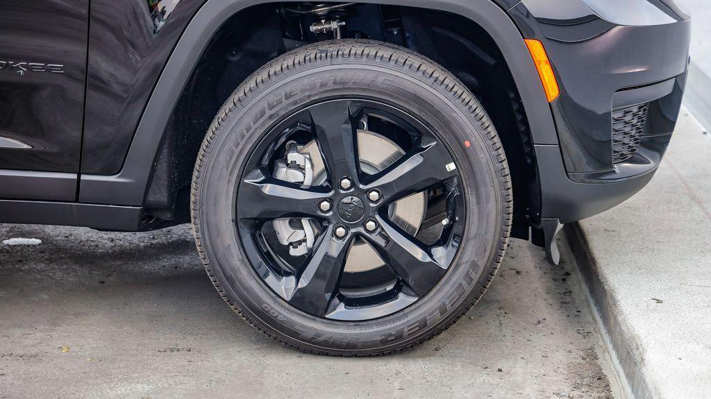 new 2025 Jeep Grand Cherokee L car, priced at $41,103