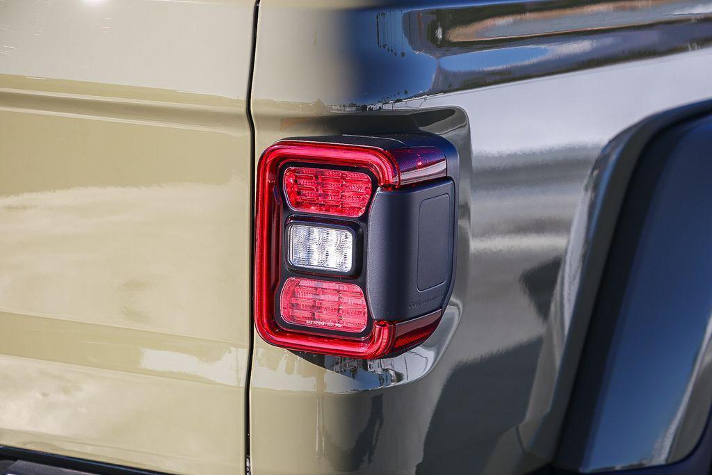 new 2025 Jeep Gladiator car, priced at $47,238