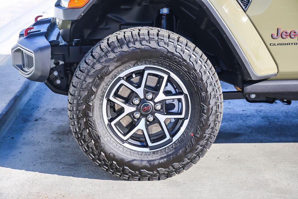 new 2025 Jeep Gladiator car, priced at $47,238