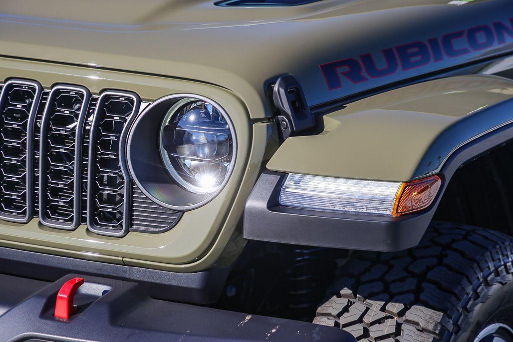 new 2025 Jeep Gladiator car, priced at $47,238