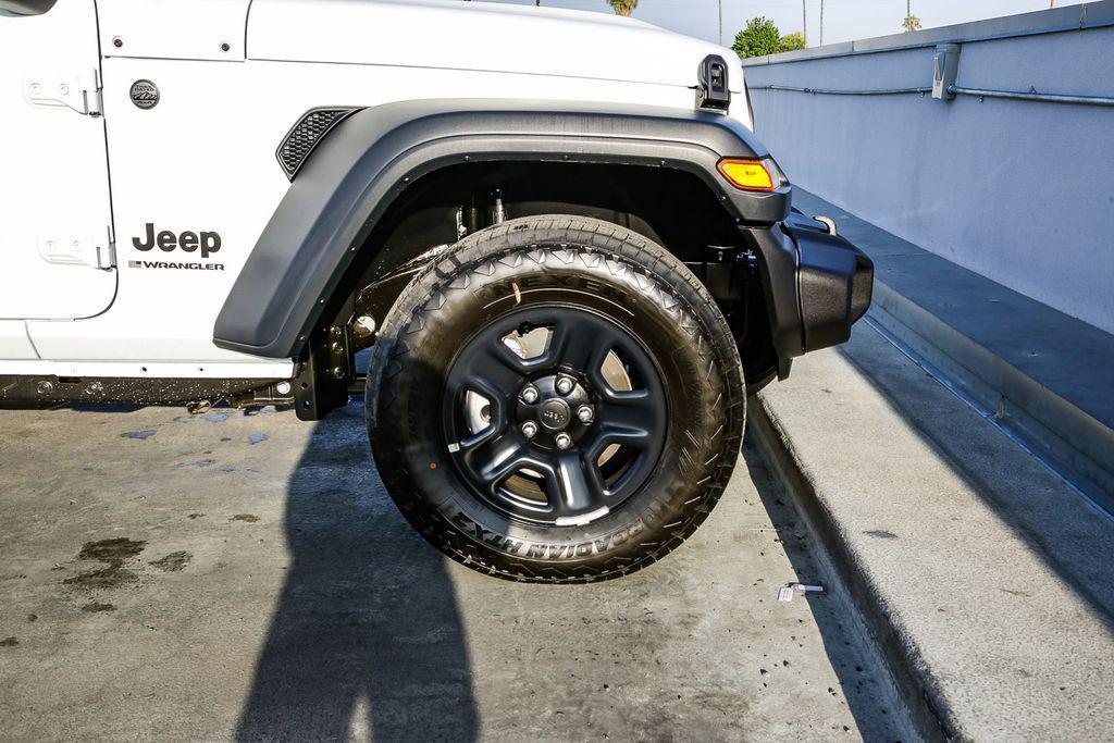 new 2025 Jeep Wrangler car, priced at $37,330