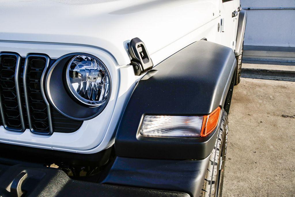 new 2025 Jeep Wrangler car, priced at $37,330
