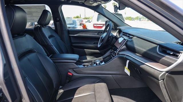 new 2025 Jeep Grand Cherokee car, priced at $41,985