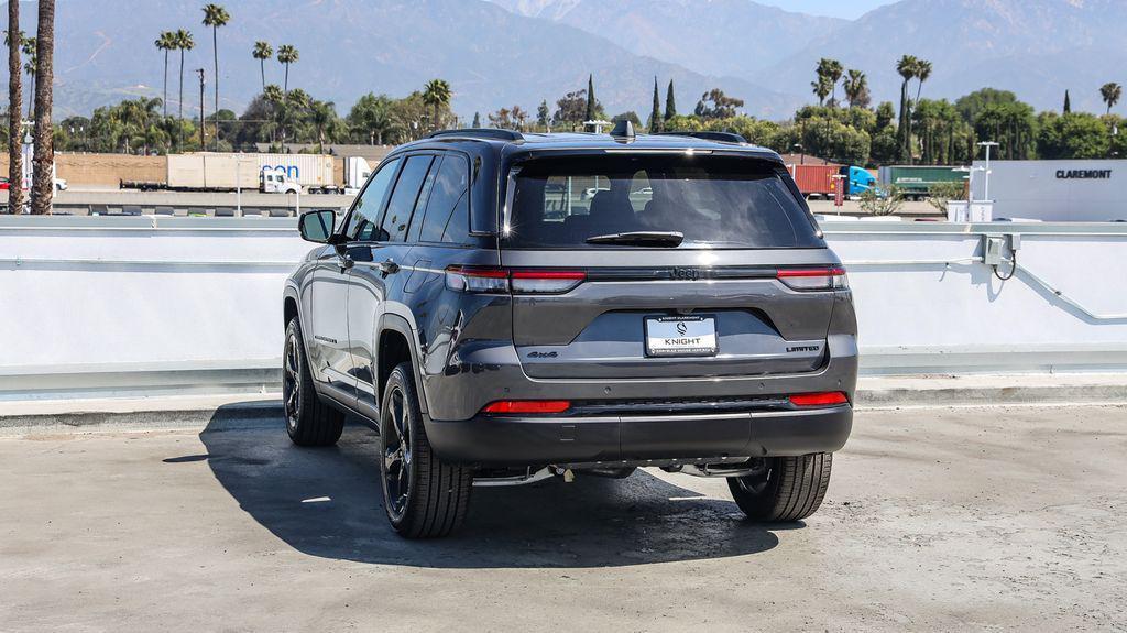 new 2025 Jeep Grand Cherokee car, priced at $38,712