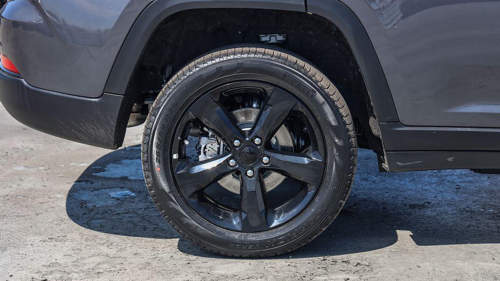 new 2025 Jeep Grand Cherokee car, priced at $38,712