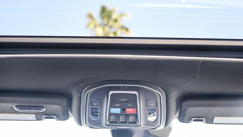 new 2025 Jeep Grand Cherokee car, priced at $38,712