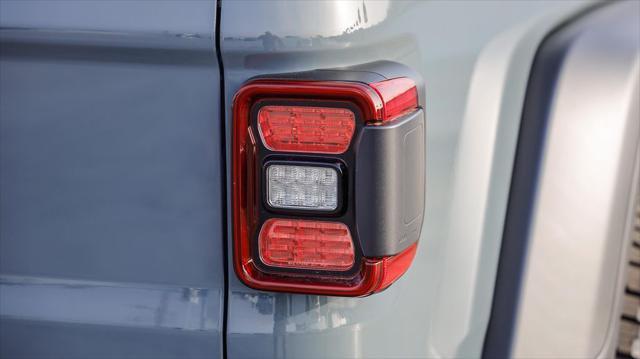 new 2025 Jeep Gladiator car, priced at $47,300
