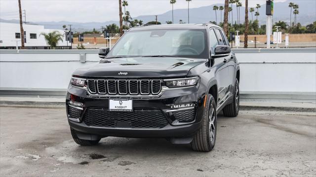 new 2025 Jeep Grand Cherokee car, priced at $42,010