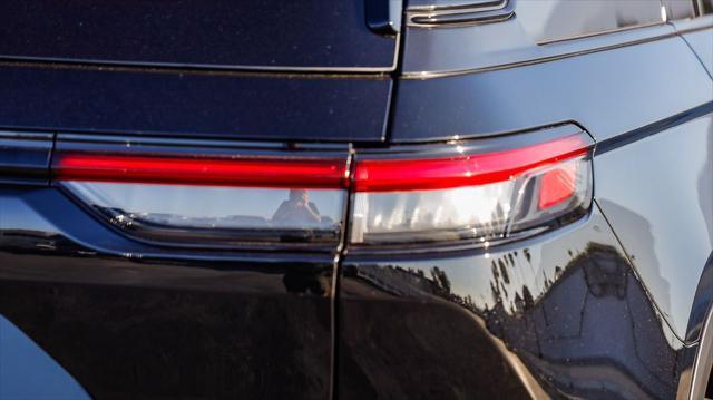new 2025 Jeep Grand Cherokee car, priced at $38,875