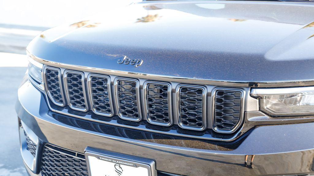 new 2025 Jeep Grand Cherokee car, priced at $35,125