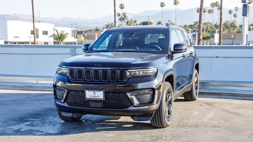 new 2025 Jeep Grand Cherokee car, priced at $35,125