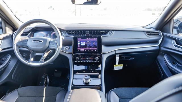 new 2025 Jeep Grand Cherokee car, priced at $38,875